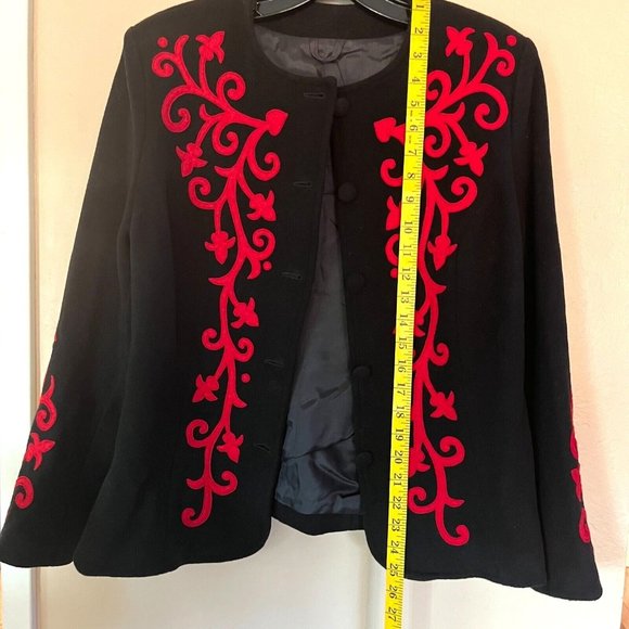 Jacket tailored Collarless Hip length Sz M Wool Blend Black with Red felt Floral - Picture 10 of 16